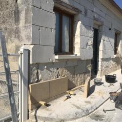 Rénovation façade pierre en cours